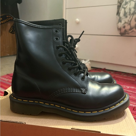 Dr. Martens Shoes - Doc Marten's 1460 Women's Smooth Leather Lace Up Boots in Black, size 8